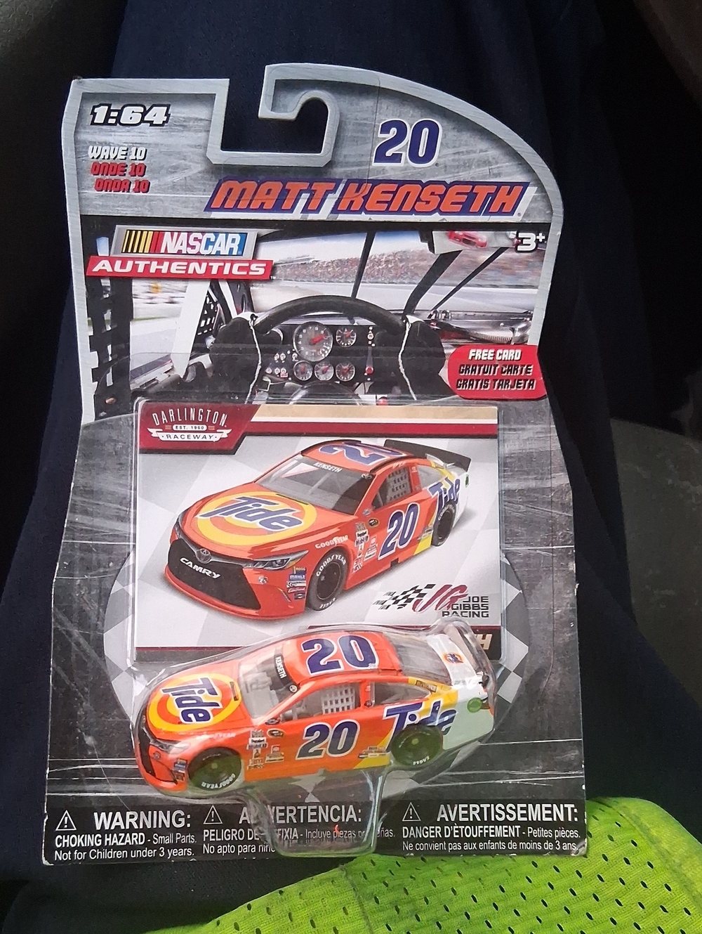 NASCAR Authentics Matt Kenseth #20 Tide Die-Cast Race Car - Orange